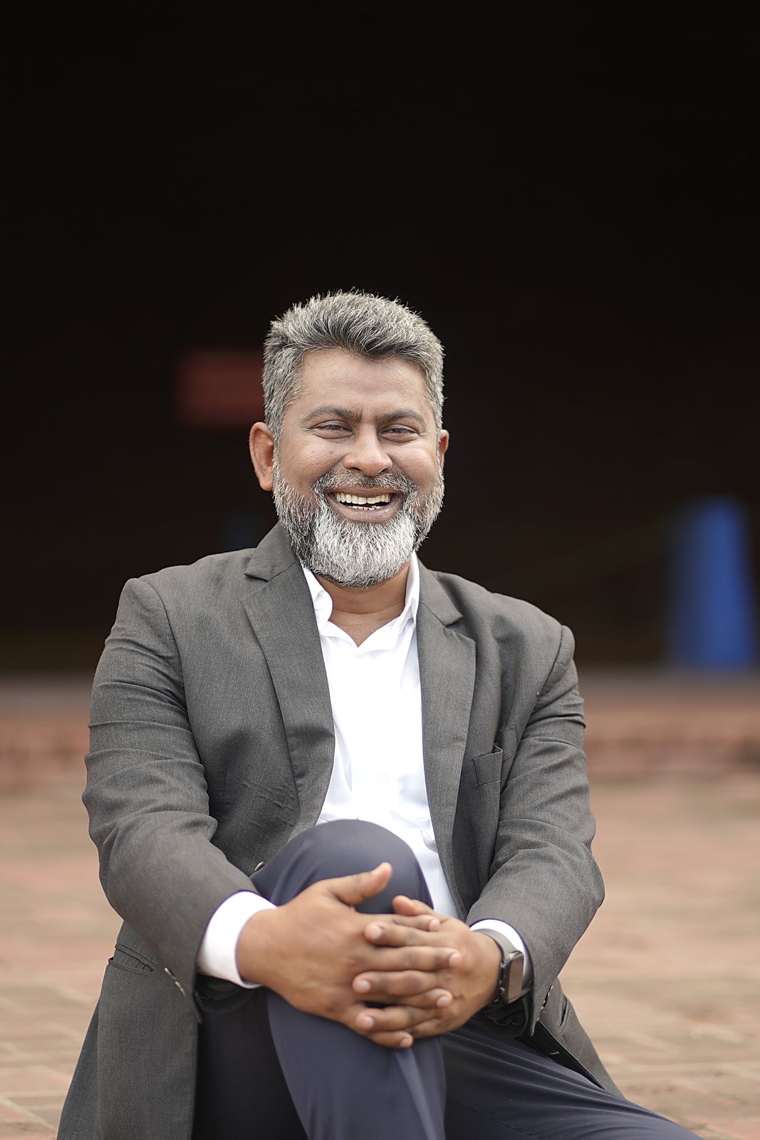 ছবি: হেসে কথা বলছেন মো. ফজলে হুদা